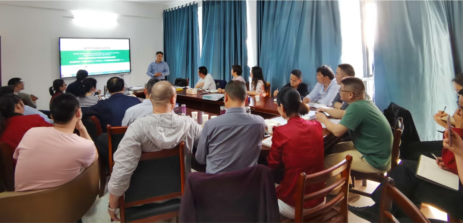 攜手跨越巔峰，鑄就湖北中天云母傳奇